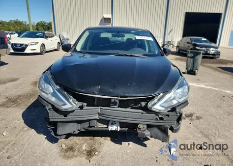 2018 Nissan Sentra S z USA, uszkodzony, nr VIN 3N1AB7AP3JL657630